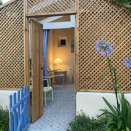 Charming House Close To The De Nyaraló *