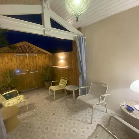 Nyaraló Charming House Close To The Des Huttes Chaucre